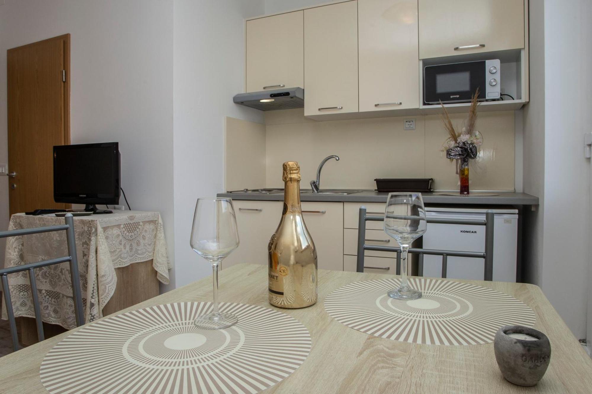Apartment Adria Split Exterior photo
